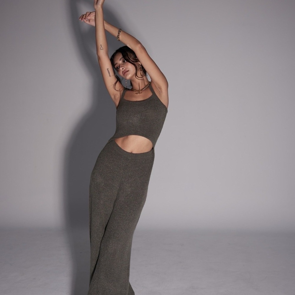 HER BY H knitted jumpsuit size 4/M Color: olive